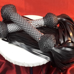 Black Rubber Stingy Flogger