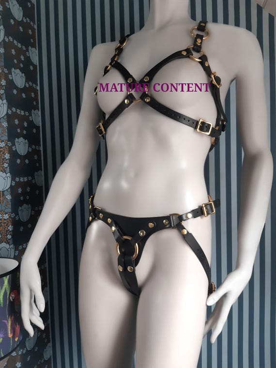 umschnalldildo mit vibrator Chest Harness. Strap On. Dildo. Dildo Strap. Dildo Harness. Bdsm.  Umschnalldildo. Strap on Harness. Pegging Dildo. Dildo for Women. Strapon.