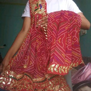 Marwari chunri odhna peelia (Broach Style)