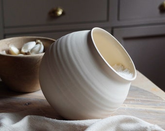 Salière en céramique fabriquée à la main au Royaume-Uni, cochon de sel, pot de sel