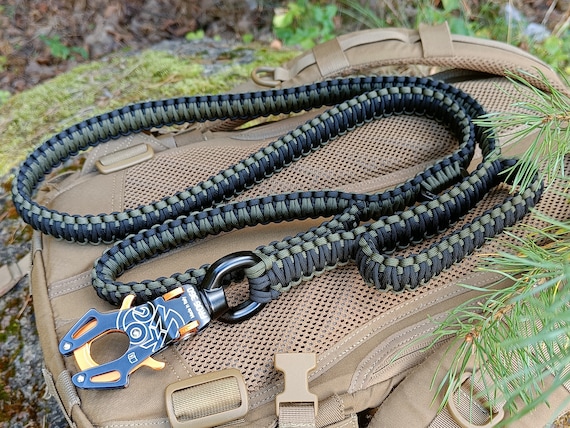 Heavy Duty Paracord Dog Leash With Frog 360 Clip, Two Handle
