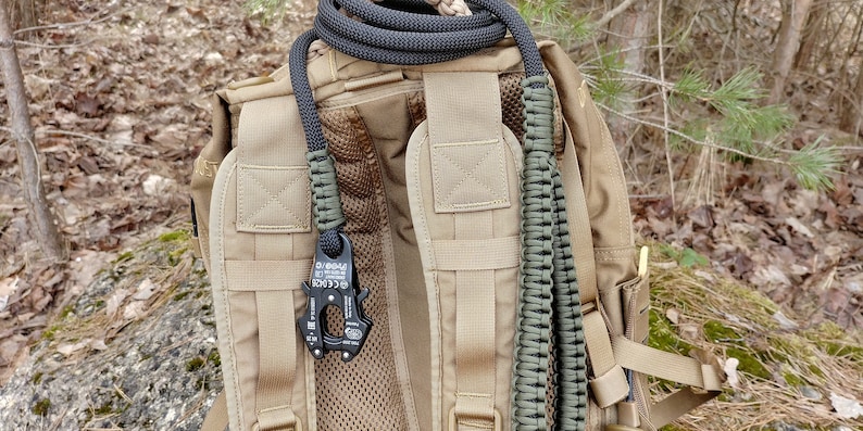 Heavy Duty Climbing Rope Dog Leash With Original Kong Frog Carabiner With Custom Color Paracord Braided Handle, Pro Climb Rope Dog Lead