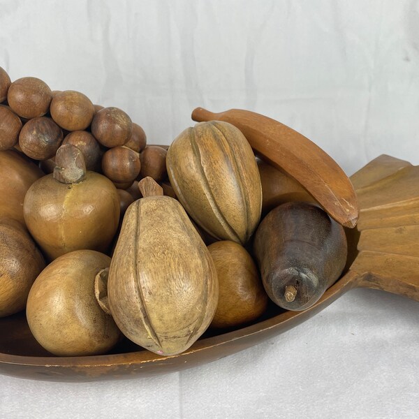 Wooden fruit bowl with 14pc wooden Fruit. Pineapple shaped. Vtg Mid Century. Wood tray, retro decor, fruit bowl, trinket tray, snack tray