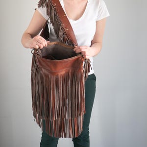 Boho Cognac Leder Tasche mit Fransen, Crossbody braune Handtasche, Western Boho Festival Tasche, Hippie Schultertasche lange Fransen braune Geldbörse