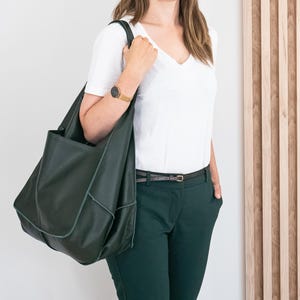 OVERSIZE HANDBAG, GREEN Leather Women Purse, Large Shoulder Bag, Shoulder Hobo Bag, Leather Bag, Large Leather Tote, Everyday Slouchy Tote