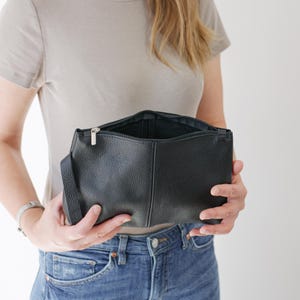 Borsa da viaggio per cosmetici in pelle nera, pochette per il trucco fatta a mano, piccolo organizer in pelle per articoli da toeletta, accessorio con cerniera, borsa per il trucco