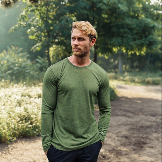 Wool Base Layer: Organic Merino Wool Crewneck Sweatshirt for Men, Thermal Long Sleeve T-Shirt, Perfect Hiking & Cozy Wear