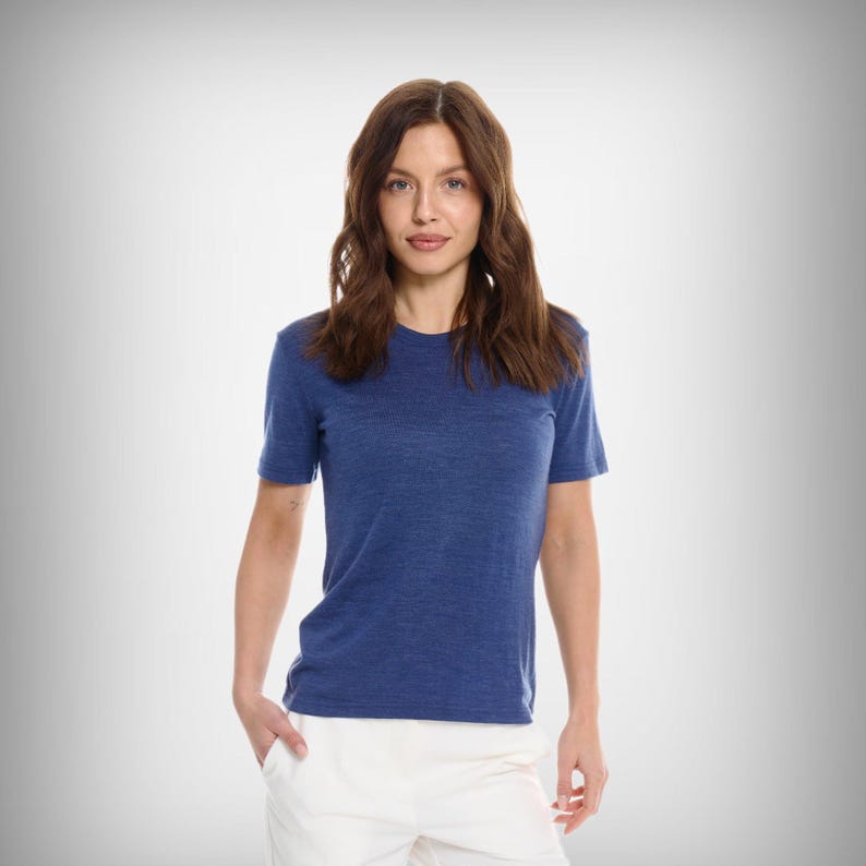 Merino t-shirt: womens base layer merino wool shirt, gymwear, runner gear, hiking clothes Windsor Blue