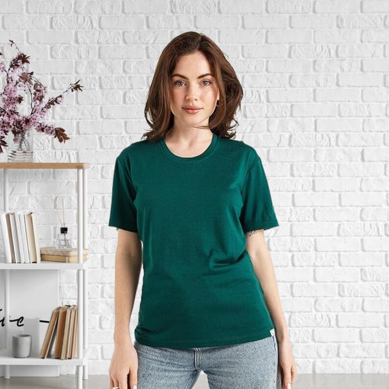 Lightweight Merino wool shirts: base layer top, undershirt, ladies casual shirt, gymwear, hiking clothes immagine 19