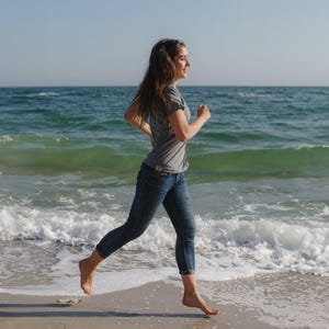 Merino t-shirt: womens base layer merino wool shirt, gymwear, runner gear, hiking clothes Perfect Gray