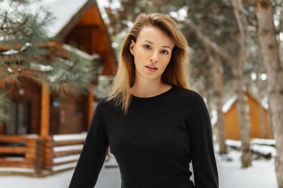 Wool Long Sleeve Thermal Shirts Women, Heavyweight Merino Wool Base Layer for Winter Activity, Soft organic Sweater for Comfort & Layering
