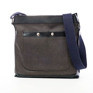 Élégant sac à bandoulière en toile cirée grise, sac à bandoulière en cuir et tissu résistants, sac cartable en toile léger au quotidien