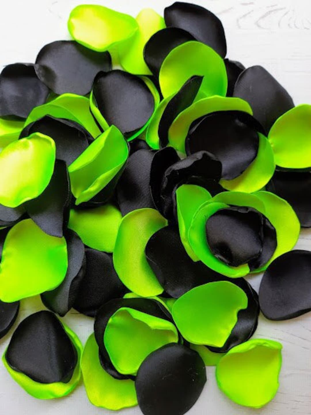 Light Green Petals Black Rose Petals Lime Green Wedding Etsy