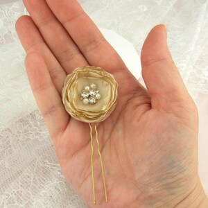 Champagne wedding hair pins Floral hair piece Elegant bridal hair Vintage wedding hairpiece Gold hair accessory Flower girl gold hair pins