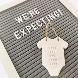 Personalised Pregnancy Announcement - Baby Announcement - Grandparents Pregnancy Reveal - Baby Grow Keepsake - Social Media Pregnancy Reveal