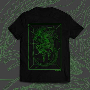 Xenomorph || Alien inspired || sci-fi - black T-shirt