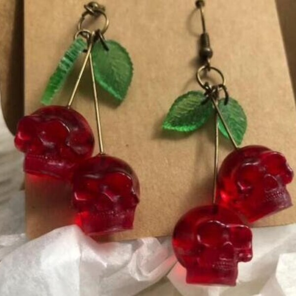 Pair of Dangle Red Skull Cherry Green Leaves Red Skulls Earrings Body Piercings Body Jewelry Ear Piercings Jewelry (1 Pair)