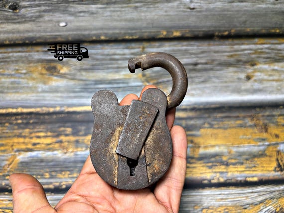Vintage Hand Crafted Iron 6 Lever Padlock with Single Key Indian Collectible H12