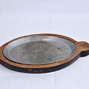 Vintage Cast Iron Sizzler Pan With Wooden Base, Oval Fajitas Dish