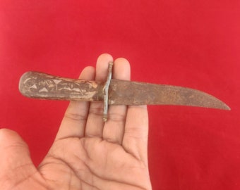 Antique Hand-Forged Pesh Kabz Boot Knife: Carved Horn Hilt, Iron Blade
