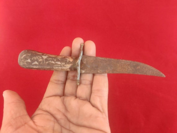 Antique Hand-Forged Boot Knife (Pesh Kabz) – Carved Horn Hilt & Iron Blade | Rare Old Collectible Dagger | Unique Historical Weapon Artifact