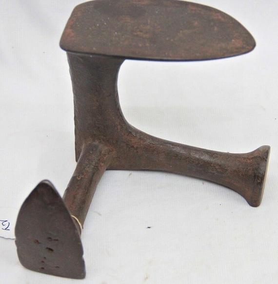 Cast Iron Cobbler Anvil Tool, Shoemaker Shoe Repair Stand, Three-Footed Shoe Shine Stand, Vintage Rustic Blacksmith Tool Collectible