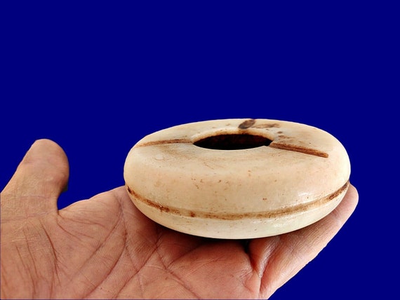 Vintage White Marble Ashtray– Handmade Indian Smoking Decor | Unique Retro Accessory for Men | Elegant Marble Home Gift & Conversation Piece