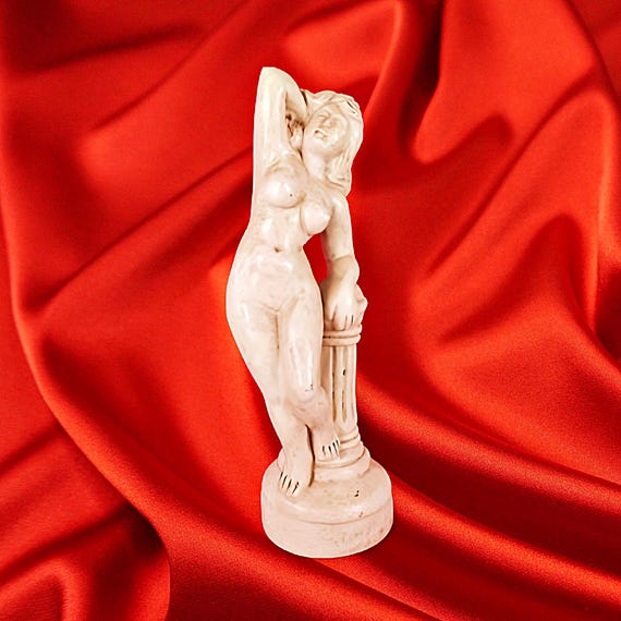 Retro Vintage Nude Lady Porcelain Figure 9.5 Inch Ceramic Statue Antique Art Collectible Classic Home Decor Exquisite Handcrafted Sculpture