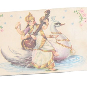 Vintage Göttin Saraswati Diwali Grüße Litho Druck Postkarte Sammlerstück Wohnkultur religiöse Kunst Charme für festliche Feiern