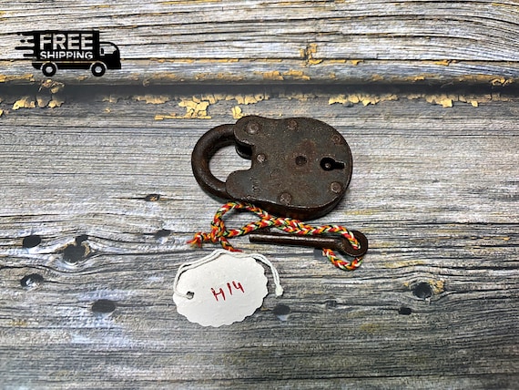 Rare Vintage Handmade Iron 1962 Aligarh Padlock with Single Key Collectible H14