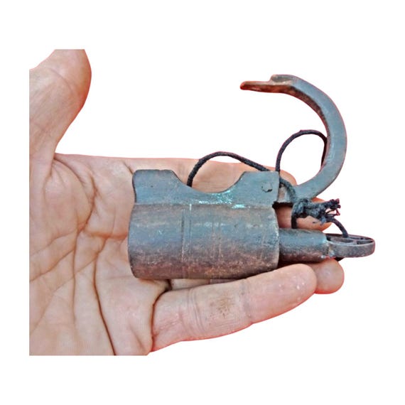 Vintage Round Handmade Iron Padlock with Key, Beautiful Antique Design, Unique Screw Lock, Perfect for Collectors and Home Decor