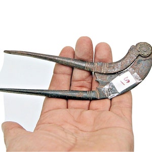 Vintage Handmade Iron Betel Nut Cutter (Sarotha)– Old Antique Indian Tool with Unique Design | Rare Collectible Decor for Home & Enthusiasts