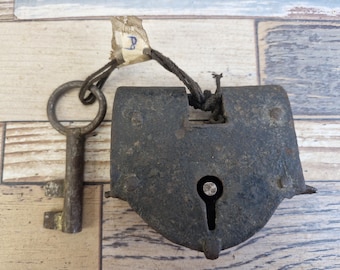 Lucchetto in ferro battuto fatto a mano con chiave – Design a strisce, lucchetto in stile antico, strumento da collezione P9