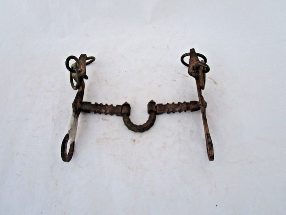 Iron Horse Bridle Bit – Unique Rare Vintage Hand-Carved Collectible Decor, Beautiful Equestrian Gift for Horse Lovers and Rustic Enthusiasts