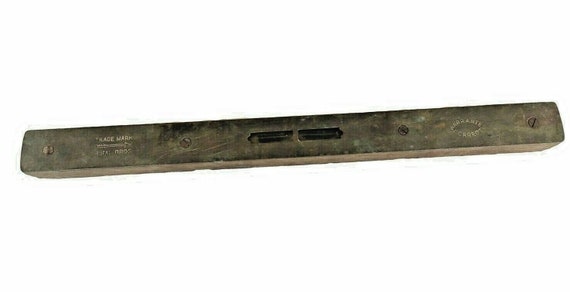 Vintage Wood and Brass Carpenter’s Level– Antique Glass-Tube Tool, Rare Collectible for Workshop Décor & Nostalgic Craftsmanship Enthusiasts