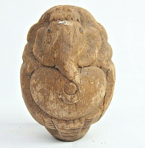Handcrafted Vintage Ganesha Engraved Coconut– Collectible Hindu God Sculpture with Husk | Traditional Indian Spiritual Art Sacred Home Décor