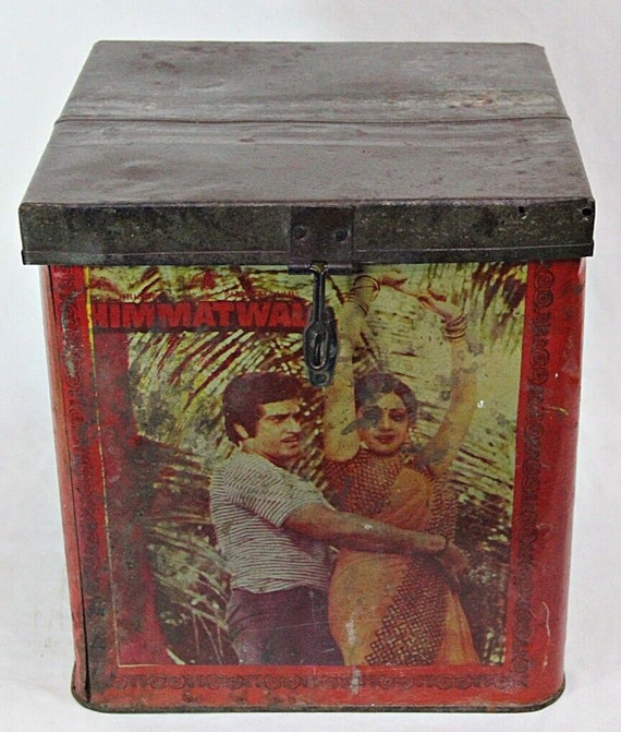 Rare Vintage Movie Promotion Tin Box– Nostalgic Cinematic Collectible for Film Lovers, Retro Home Decor & Unique Gift for Cinema Enthusiasts
