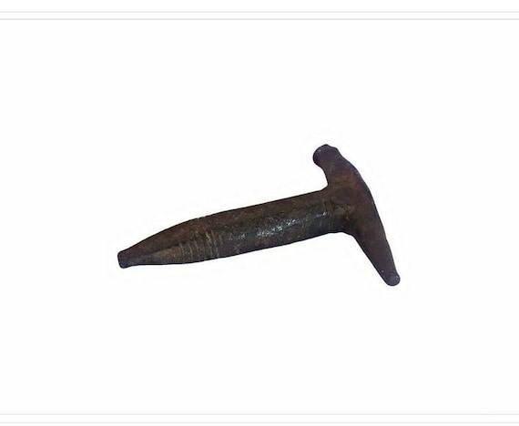Cast Iron Anvil Blacksmith Tool for Forging, Knives, Jewelry Making - Vintage Perfect Craftsmanship for Artisans and Collectors 01