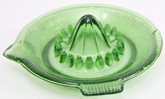 Vintage Green Glass Reamer, Hand Squeeze Juicer with Spout, Manual Citrus Juicer, Collectible Kitchenware, Unique Kitchen Gadget, Functional