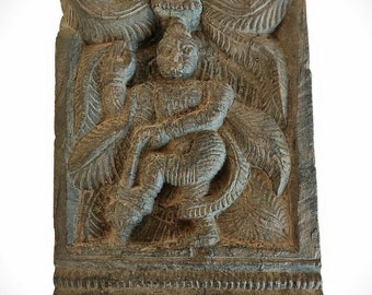 アンティーク木製ハヌマーン像：ヒンドゥー教の猿神彫刻、11インチの壁