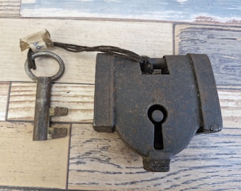 Lucchetto in ferro battuto fatto a mano con chiave – Design a strisce, lucchetto in stile antico, strumento da collezione P8