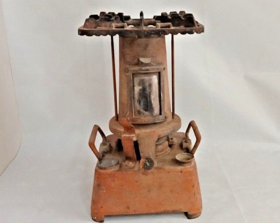 Beatrice TM 1951 Vintage Single Wick Sad Iron Oil Stove – England-Made Cast Iron Body | Antique Functional Decor | Retro Kitchen Collectible