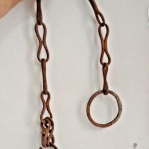 Chaîne de verrouillage antique en fer forgé à la main - Décor primitif des années 1800