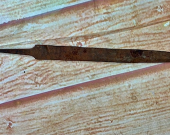Coltello antico forgiato a mano: lima Nicholson riutilizzata, strumento rustico canadese
