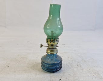 Lampada a cherosene vintage in vetro blu, lanterna rustica da fattoria, decorazione cottagecore