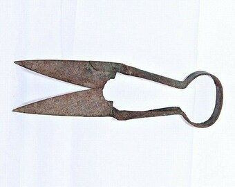 Vintage Sheep Shears: Rustic Farm Tool, Metal Wool Clippers