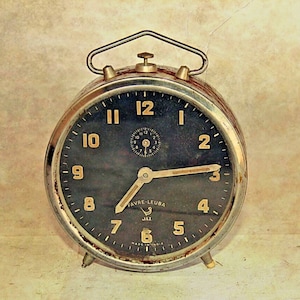 Vintage Jaz Alarm Clock: Indian Antique Table Decor (Restorable)