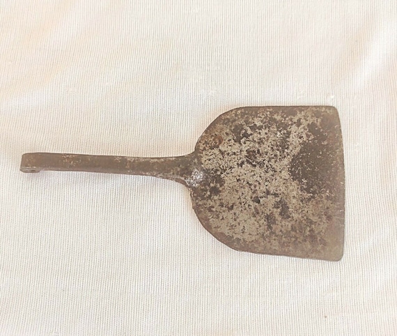 Rare Vintage Handmade Tin Iron Scrubber– Rustic Rural Cleaning Tool | Collectible Pot Cleaner | Antique Kitchen Utensil with Primitive Charm