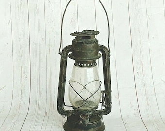 Old Vintage Dietz Comet Iron Kerosene Oil Lamp Lantern With Globe