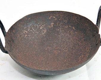 Kadai en fer fait main vintage : wok de cuisine indienne rustique